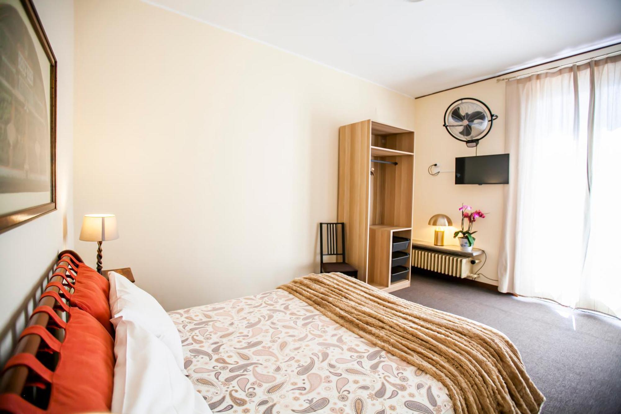 Hotel Darsena Di Riva Grande Moltrasio Zewnętrze zdjęcie
